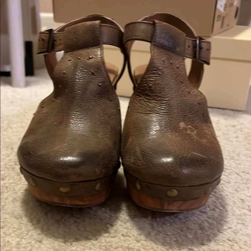 Brown Mules with Classic Design
